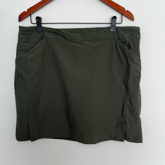 Olive Green Skort with Pockets size 16 - Picture 2 of 6
